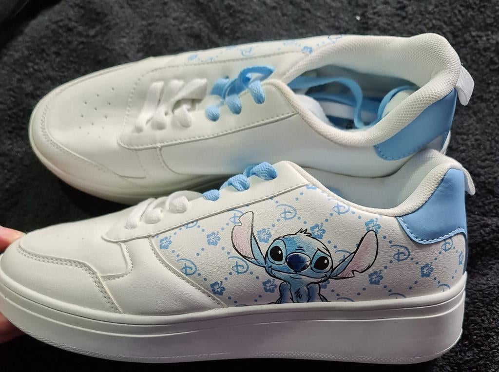 Mooi paar Sierlijke Disney Stitch Gympen Wit/Lichtblauw Zgan, Kleding | Dames, Disney, Verzenden, Wit, Nieuw