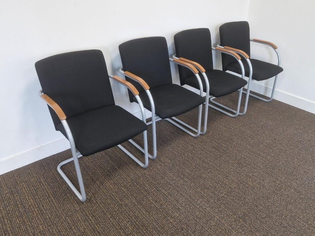 Lande Cole modus sledestoel vergaderstoel buisframe stoel, Huis en Inrichting, Stoelen, Postbus, Zwart, Ophalen of Verzenden, Vier