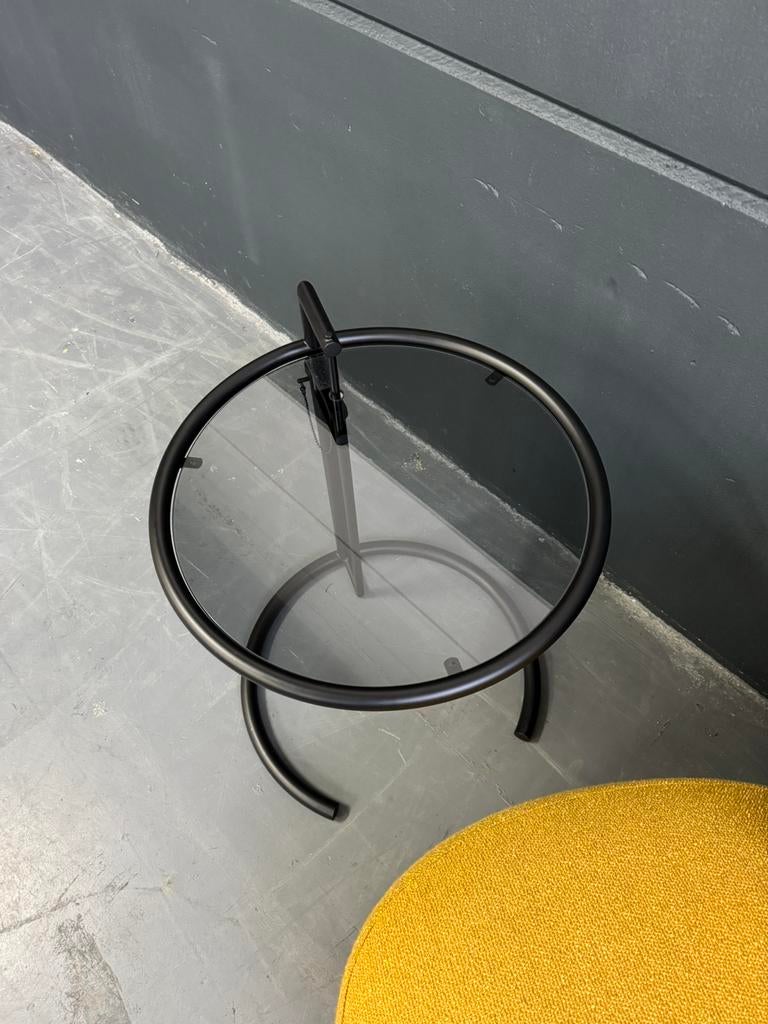 Showroommodel ClassiCon E-1027 bijzettafel | Eileen Gray, Huis en Inrichting, Minder dan 55 cm, Metaal of Aluminium, Rond, Zo goed als nieuw