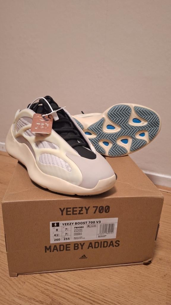 Yeezy 700 V3 maat 41 1/3 - Nieuw!, Ophalen, Wit, Nieuw, Sneakers of Gympen