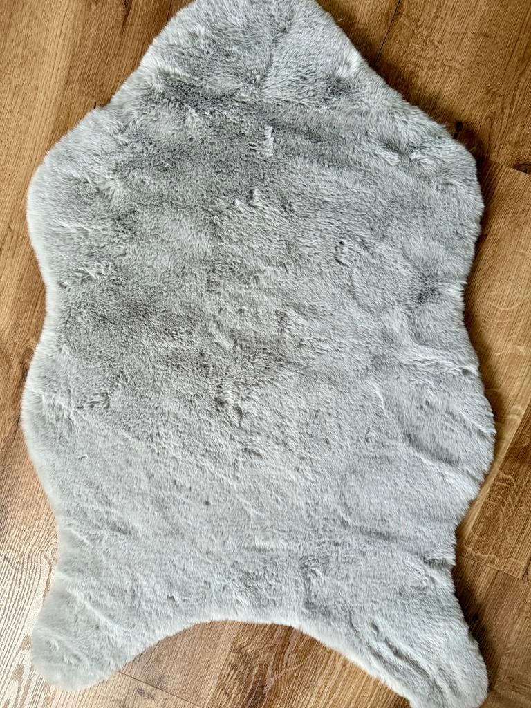 Soft grey Faux Fur Rug - Fluffy Decorative Home Carpet, Ophalen, Rechthoekig, 50 tot 100 cm