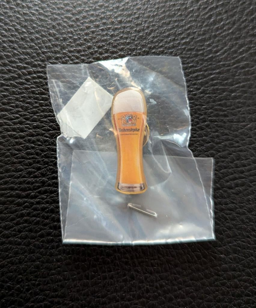 Weihenstephaner Glas Pin Speldje - Biermerk verzamelobject, Verzamelen, Biermerken, Ophalen of Verzenden, Nieuw, Overige typen