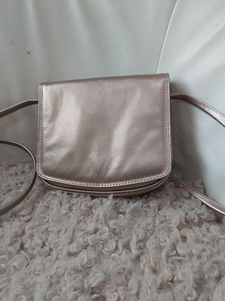 Leuk bronskleurig crossbody tasje schoudertasje NIEUW, Sieraden, Tassen en Uiterlijk, Tassen | Damestassen, Ophalen of Verzenden