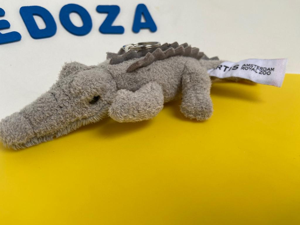 5042 Artis sleutelhanger krokodil, Kinderen en Baby's, Speelgoed | Knuffels en Pluche, Ophalen of Verzenden, Zo goed als nieuw