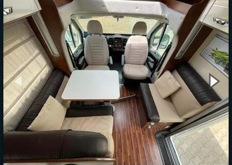 Camper mc louis soeverein  l 723, Caravans en Kamperen, Campers, Half-integraal