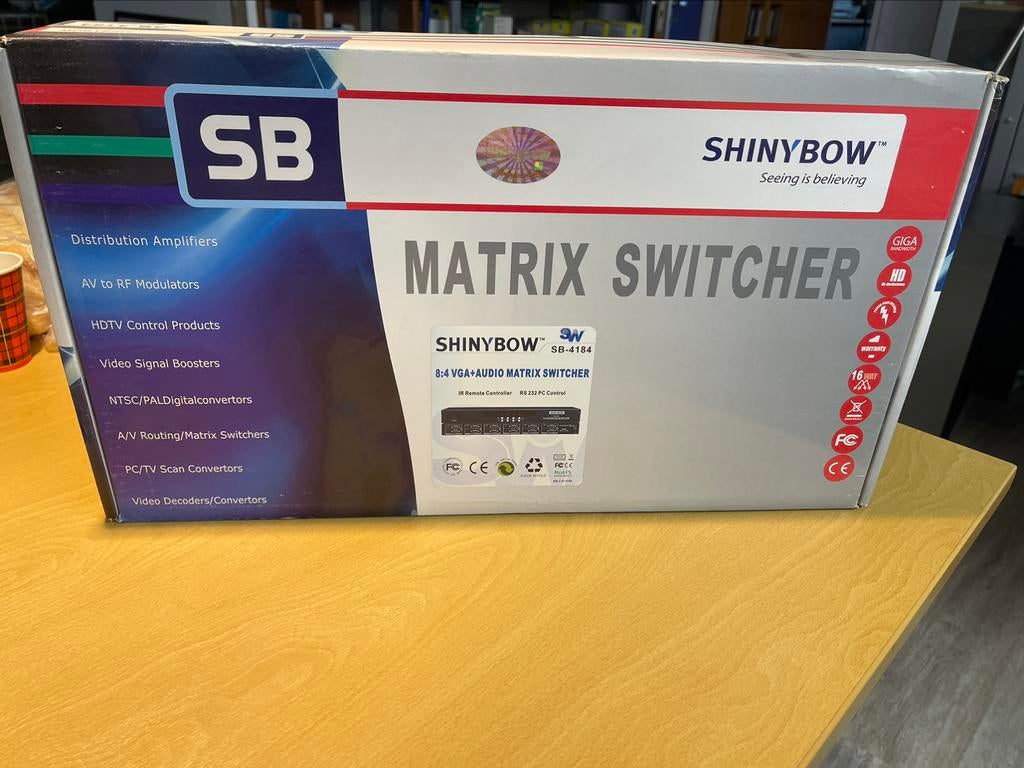 SHINYBOW SB-4184 VGA + Audio Matrix Switch €506,88 nu€50,00, Audio, Tv en Foto, Professionele Audio-, Tv- en Video-apparatuur