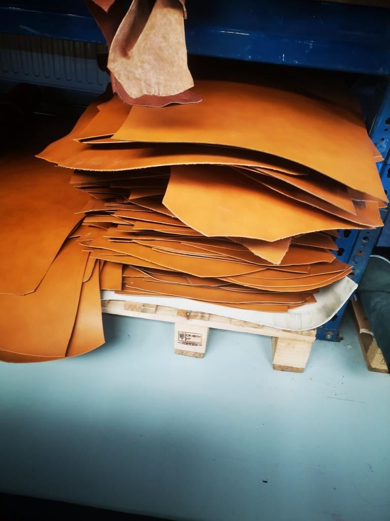 Tuigleder cognac  circa 2,5mm, Ophalen of Verzenden, Nieuw, Leer of Kunstleer, 30 tot 200 cm