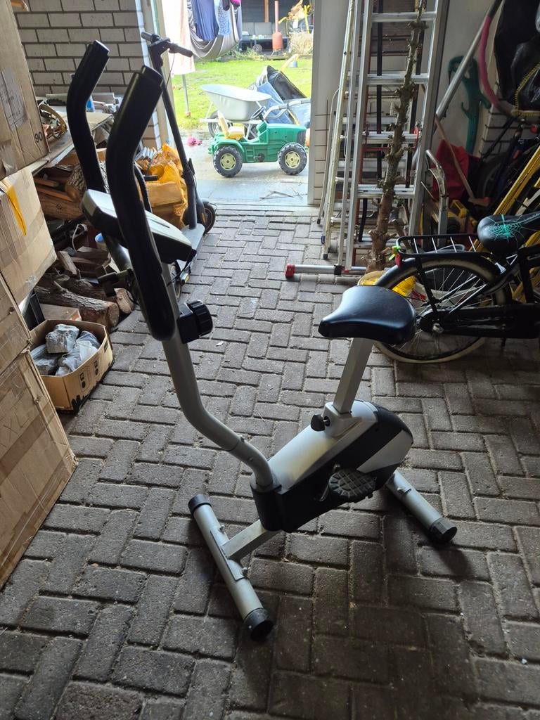 Hometrainer - Overbodig geworden, Ophalen, Gebruikt, Metaal, Benen