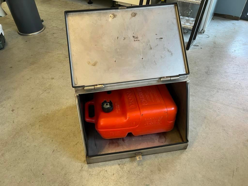 RVS Kist Onderstel Bootbank, Ophalen, Gebruikt, Dekbeslag, Zeilboot of Motorboot