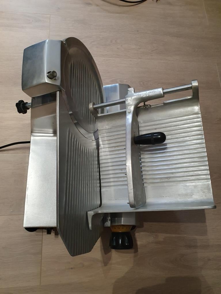 Snijmachine emga/professioneel, Huis en Inrichting, Keuken | Keukenbenodigdheden, Ophalen