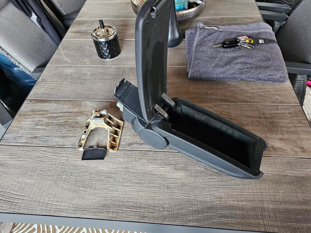 Armsteun audi a1 2018 leder origineel, Auto-onderdelen, Interieur en Bekleding, Ophalen, Audi