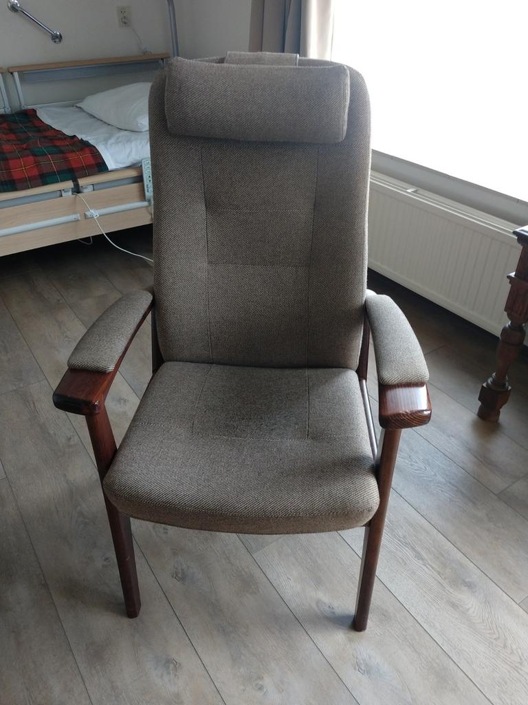 Farstrup Fauteuil met verstelbare rugleuning - Design, Huis en Inrichting, Fauteuils, Gebruikt, Hout, Stof, 50 tot 75 cm, 75 tot 100 cm