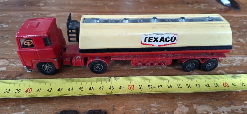 Vintage 1970's PlayArt Diecast truck met oplegger Red TEXACO, Ophalen of Verzenden, Gebruikt, Bus of Vrachtwagen, Overige merken