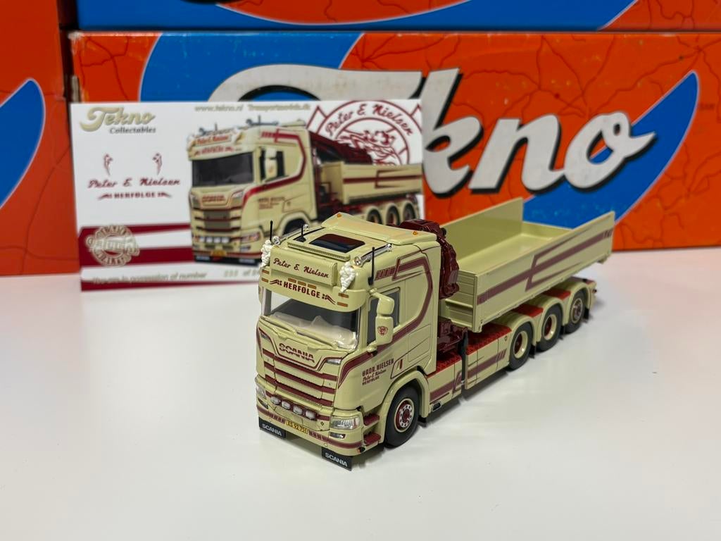 Tekno Nielsen, Hobby en Vrije tijd, Modelauto's | 1:50, Ophalen of Verzenden, Zo goed als nieuw, Bus of Vrachtwagen, Tekno