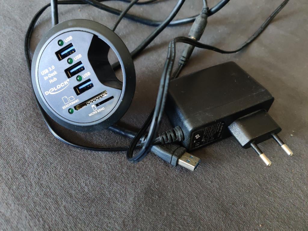 D-Lock USB In-Desk Hub 3x USB 3.0 + card reader, Ophalen of Verzenden