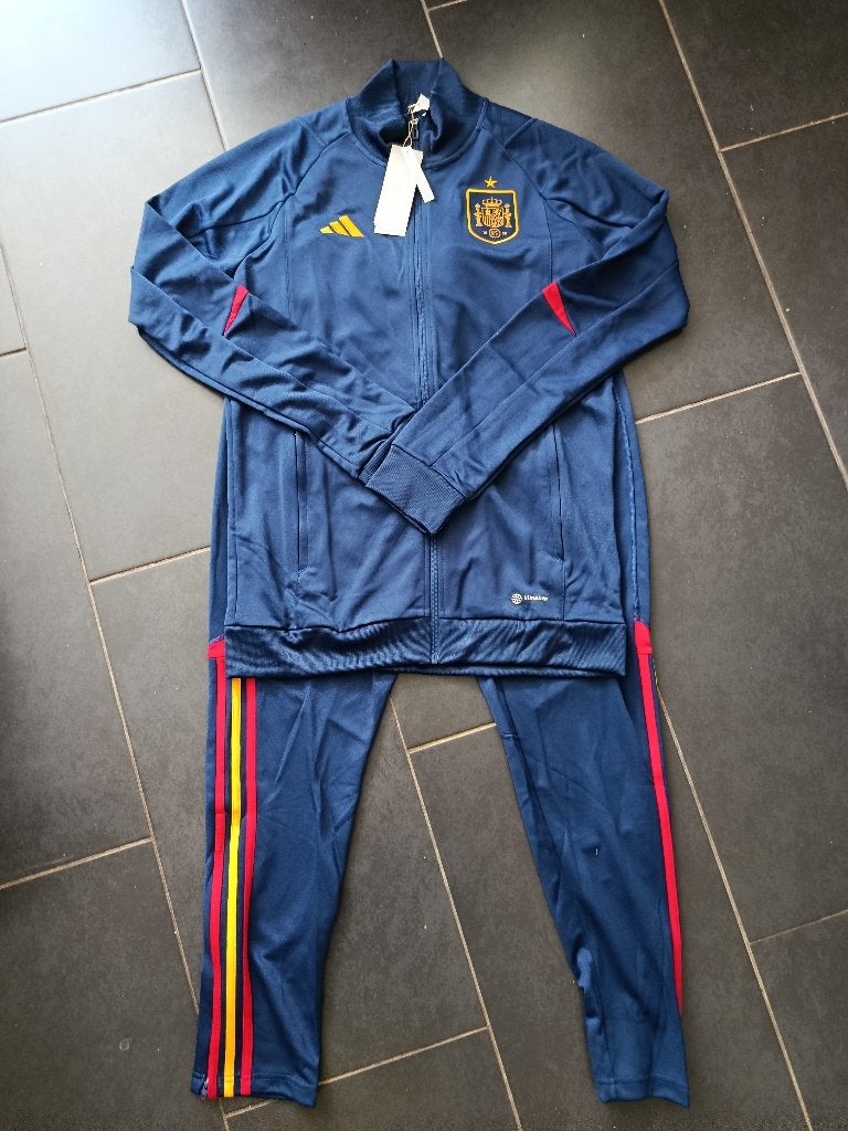 Spain 2022-23 trainingspak HE8819 size M adidas BNWT Spanje, Maat M, Ophalen of Verzenden, Nieuw, Trainingspak