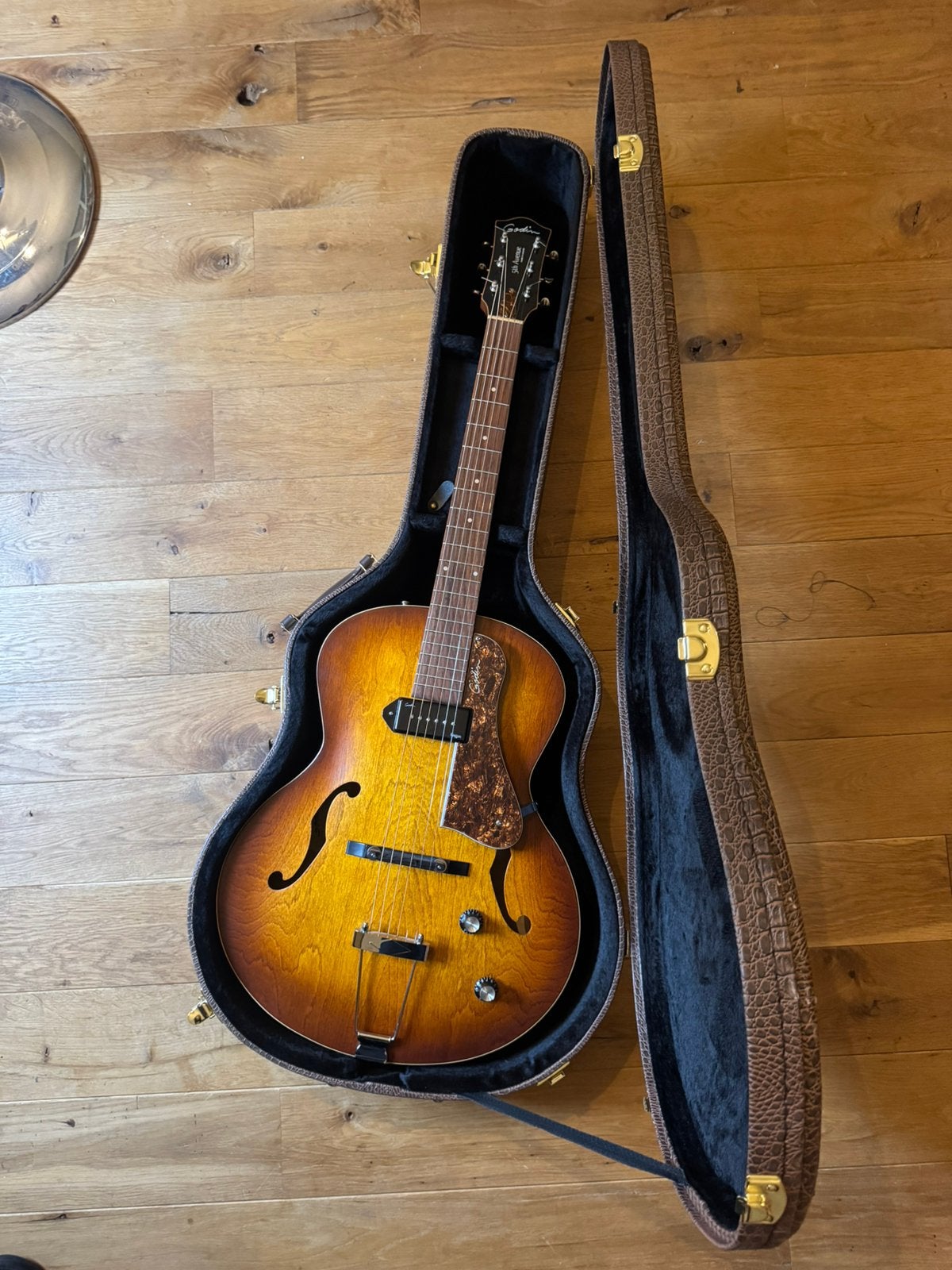 Godin 5th Avenue Kingpin P90 Cognac Burst  (met koffer), Muziek en Instrumenten, Ophalen, Zo goed als nieuw, Hollow body, Overige merken