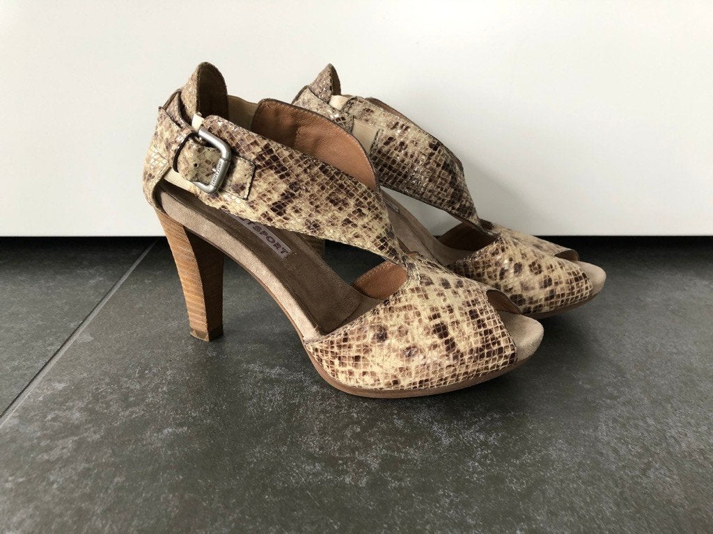 JANET SPORT schoenen, maat 38, Pumps, Verzenden, Beige, Zo goed als nieuw