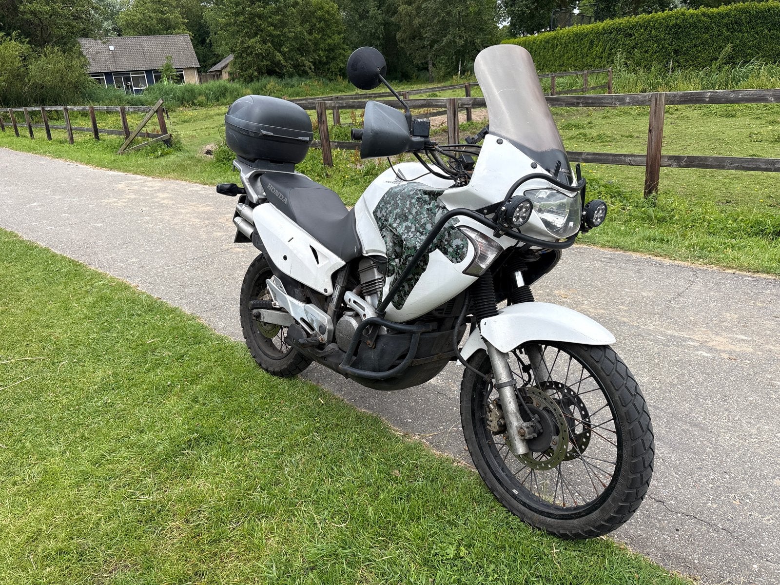 Honda Transalp XL650V uit 2006