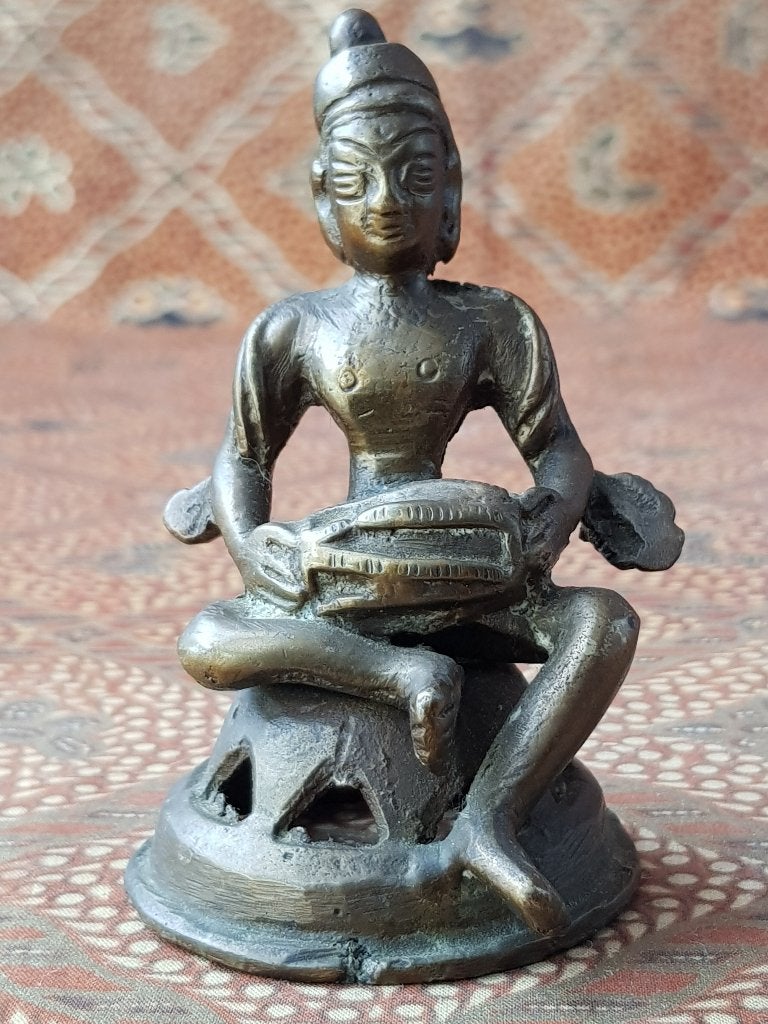 Trommelspeler mooi antiek brons beeldje uit India 8,9 cm., Antiek en Kunst, India, Handgemaakt, Ophalen of Verzenden, Brons