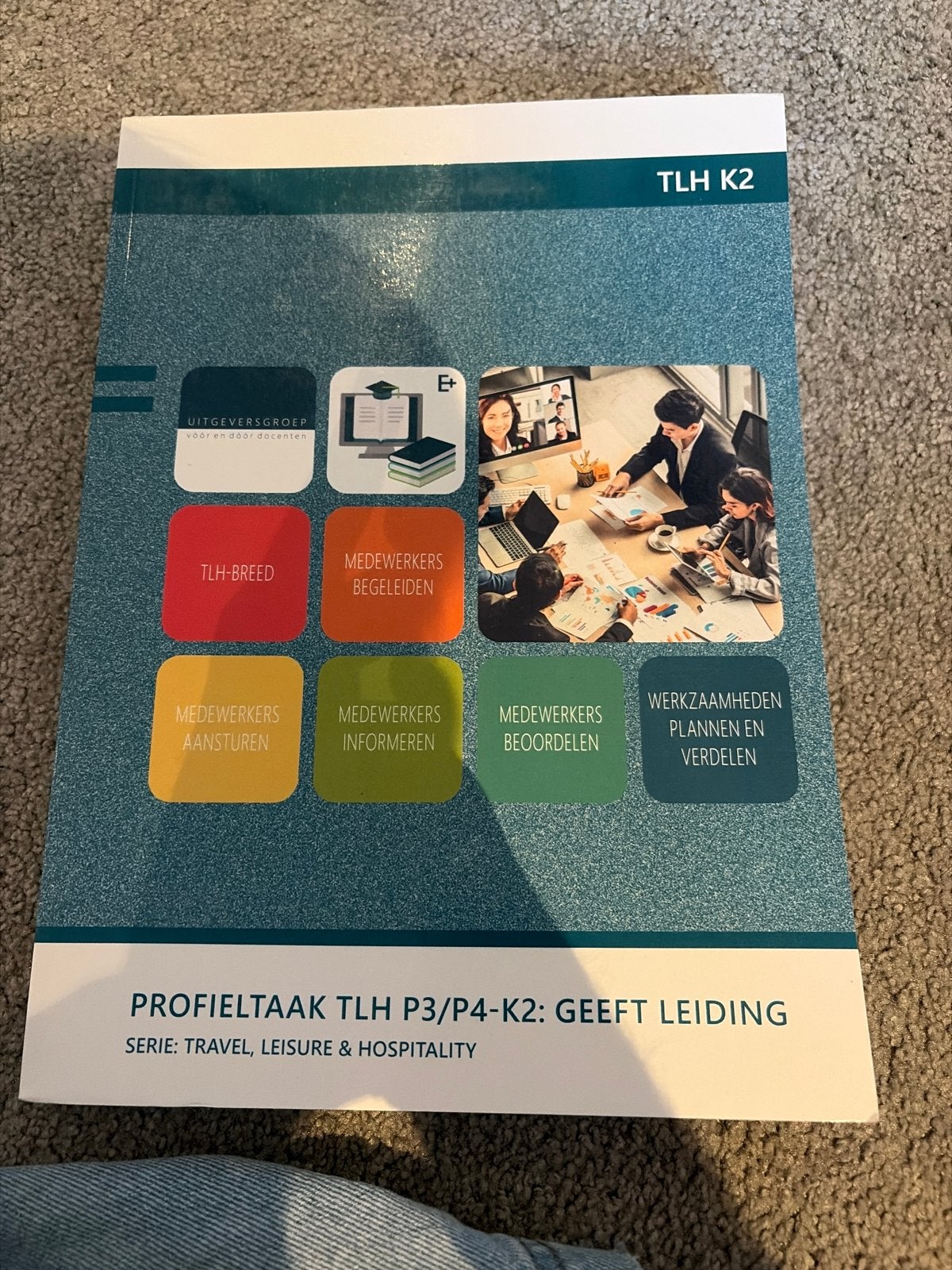 Profieltaak TLH P3/P4-K2: Geeft Leiding (Travel, Leisure & H, Ophalen of Verzenden, Zo goed als nieuw, MBO