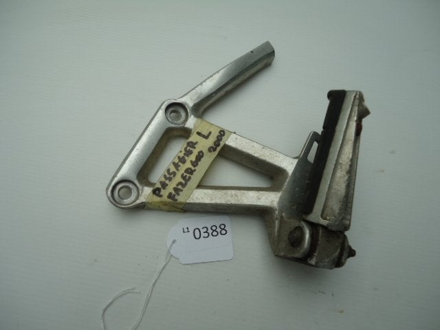 FZS600 1998 - 2000 Yamaha D1-24683
