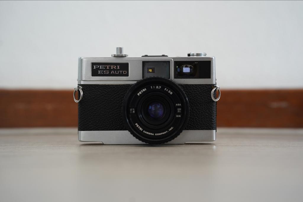 Vintage Petri ES Auto Camera - Klassieke Compactcamera, Ophalen of Verzenden, Gebruikt, Compact, Overige Merken