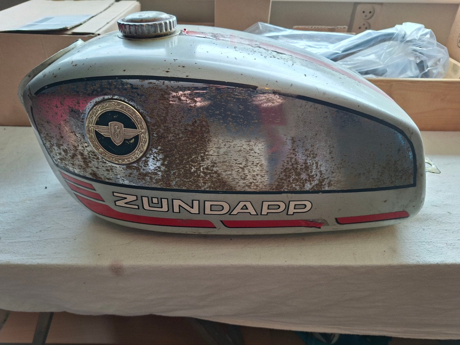 Zundapp 529/ 530 Tank., Fietsen en Brommers, Brommeronderdelen | Zundapp, Ophalen of Verzenden, Gebruikt, Tank
