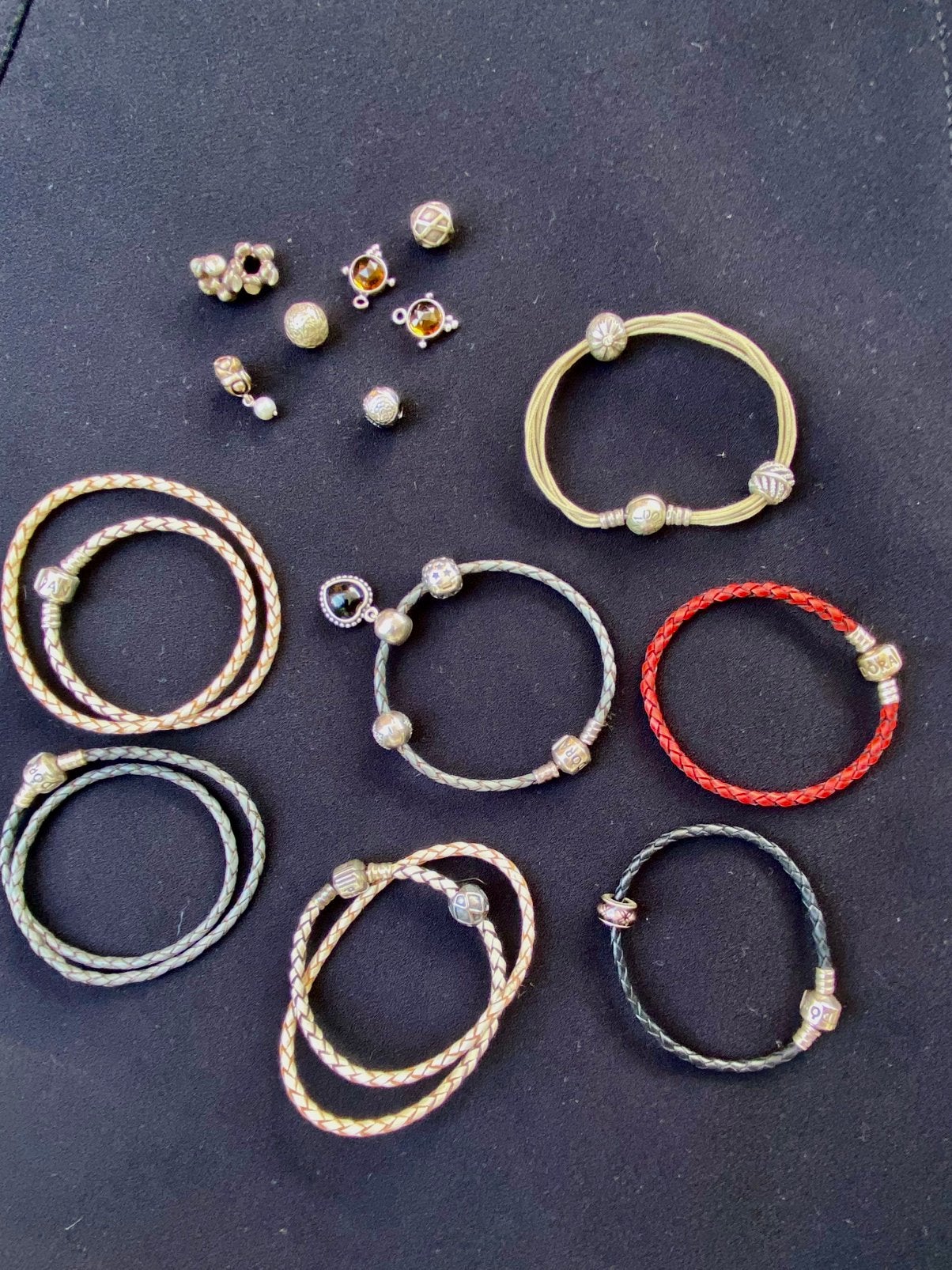 Pandora collectie leren armbanden & Pandora charms, Ophalen of Verzenden, Zo goed als nieuw, Zilver, Leer