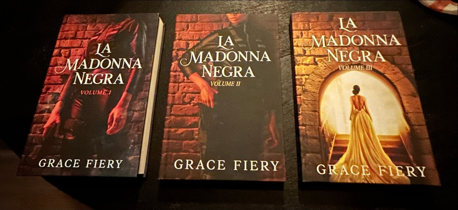La Madonna Negra - Grace Fiery (Complete Set), Ophalen of Verzenden, Zo goed als nieuw