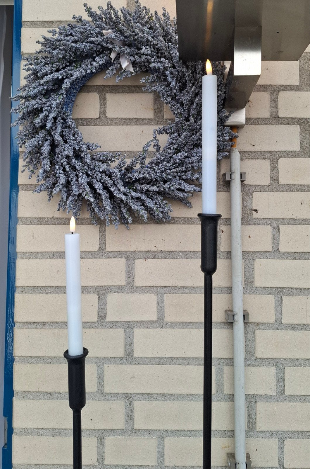 ijzeren kandelaars inclusief kaarsen op batt, Ophalen