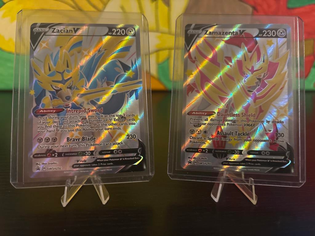 Zacian V & Zamazenta V Pokémon kaarten - Zo goed als nieuw, Hobby en Vrije tijd, Verzamelkaartspellen | Pokémon, Ophalen of Verzenden