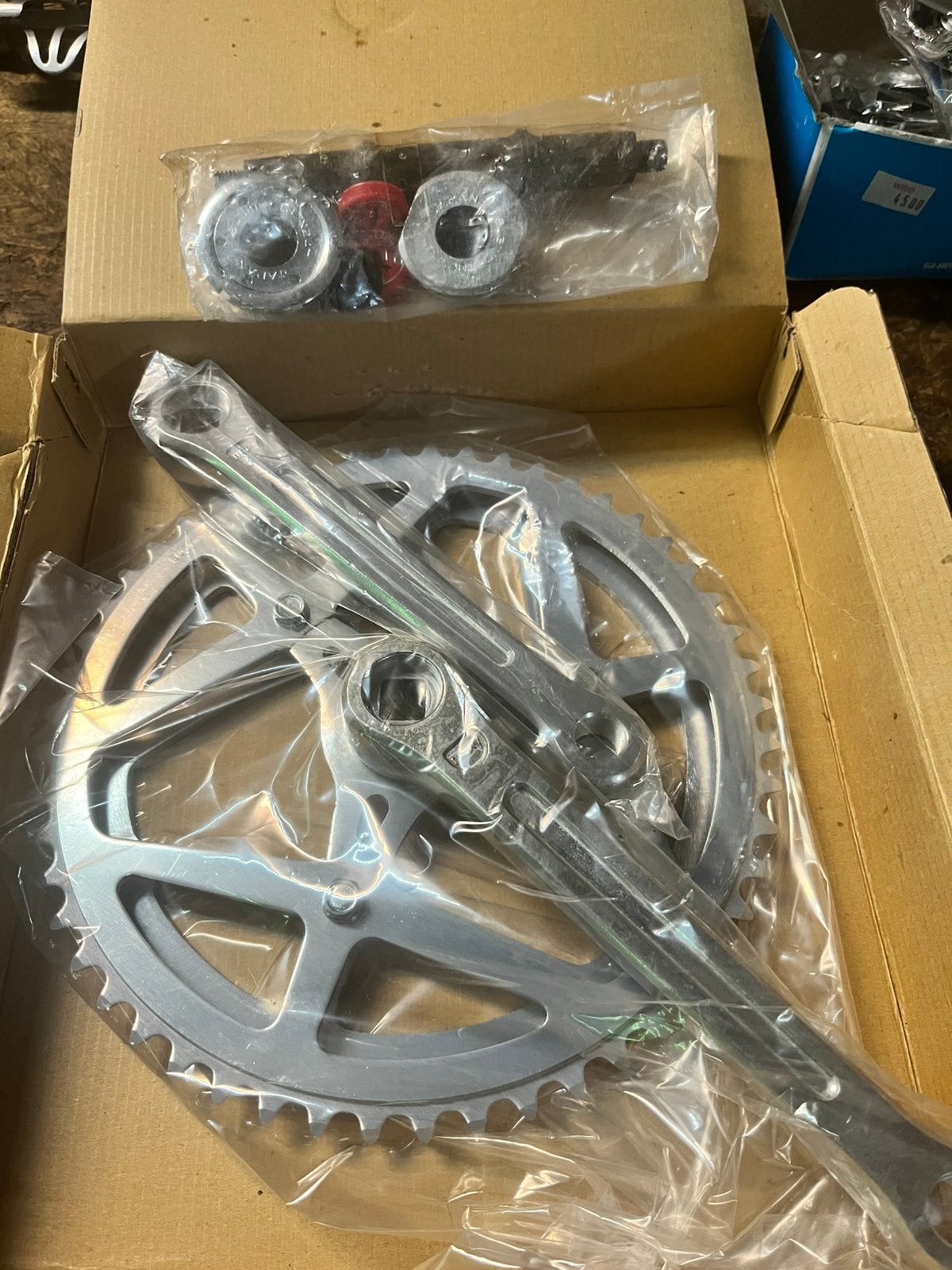 Cranckset met bracket Sugino Moxi NOS NIEUW!, Fietsen en Brommers, Ophalen of Verzenden, Nieuw, Crankstel of Pedalen, Aluminium