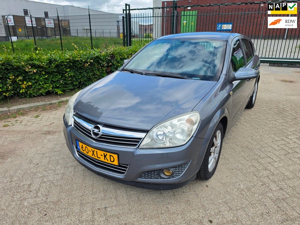 Opel Astra 1.6 Temptation AIRCO CRUISE NAP NETJES!, Voorwielaandrijving, 15 km/l, Gebruikt, 4 cilinders