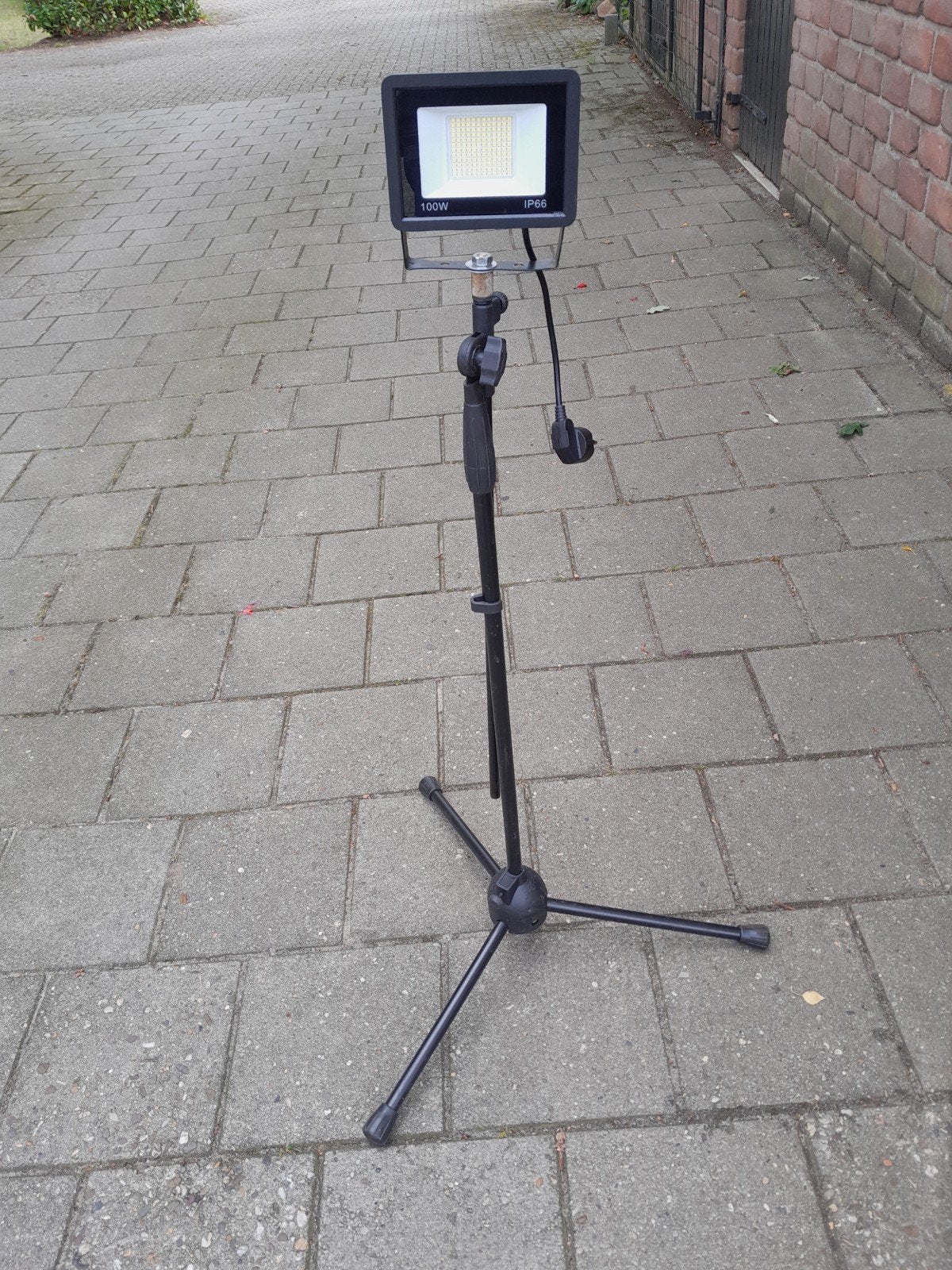 Bouwlamp op statief., Ophalen, Overige typen, Met statief, Zo goed als nieuw