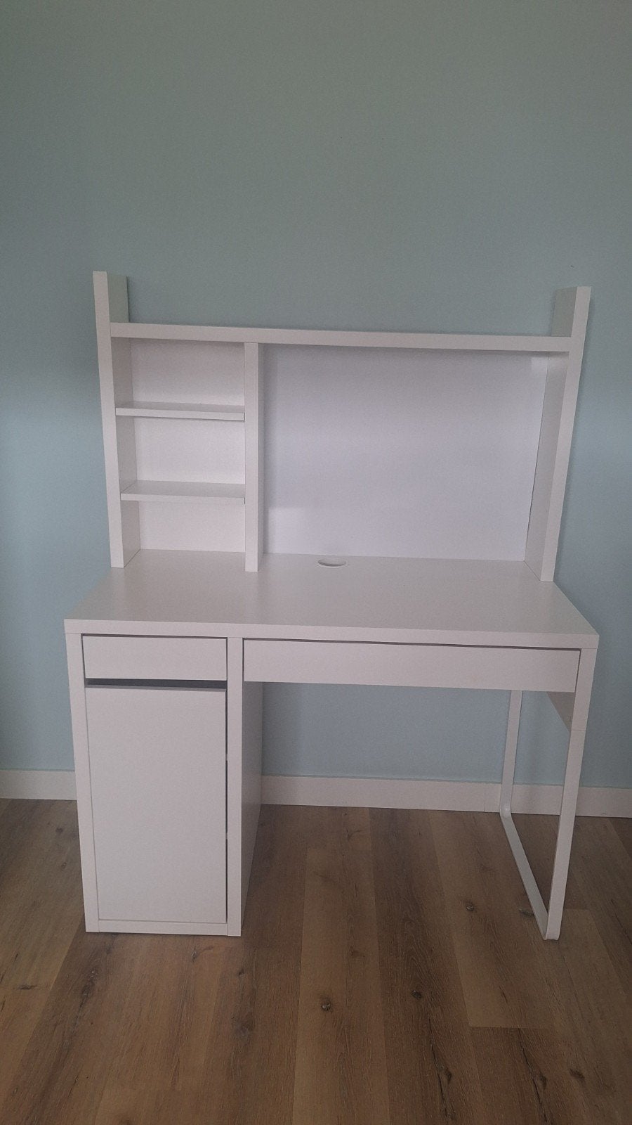 Wit kinderbureau met opbouw, Micke, Gebruikt, Spaanplaat of MDF, IKEA, Ophalen
