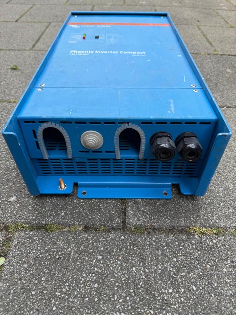 Victron Energy Phoenix Inverter Compact 12|2000, Ophalen, Gebruikt