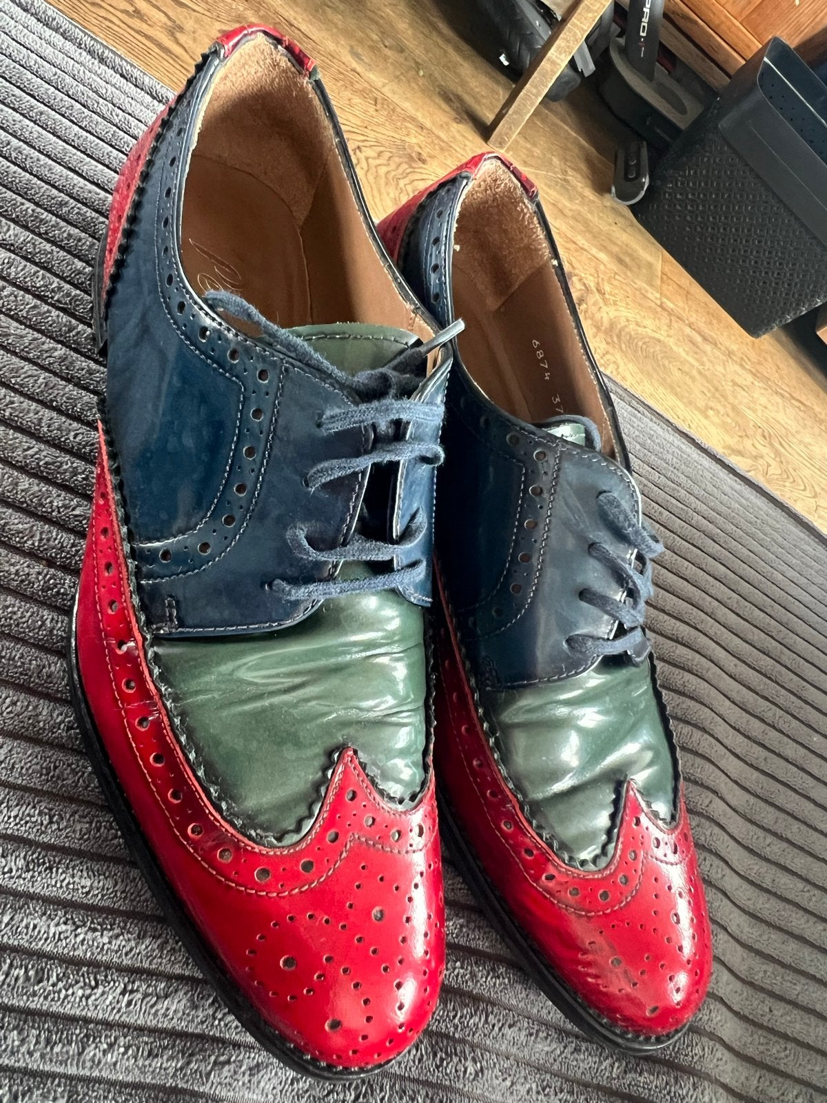 Pertini Brogues Dames - Rood, Blauw, Groen - Maat 37, Kleding | Dames, Schoenen, Ophalen of Verzenden, Gedragen, Rood, Schoenen met lage hakken