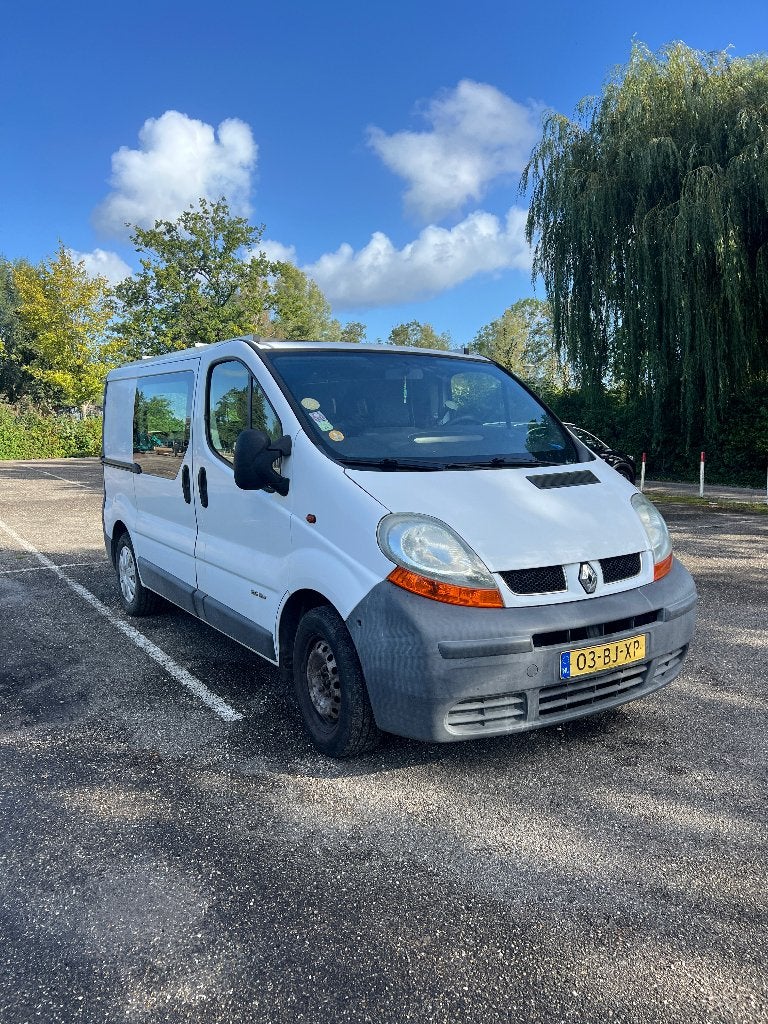 Renault Trafic 2.0 16V benzine + complete camperinrichting, Auto's, Voorwielaandrijving, 1998 cc, 4 cilinders, Leder en Stof