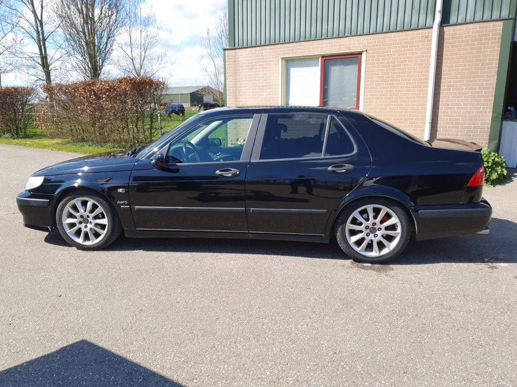 Saab 9-5 2.3 T 300pk (lees beschrijving), Voorwielaandrijving, 1490 kg, 4 cilinders, Zwart