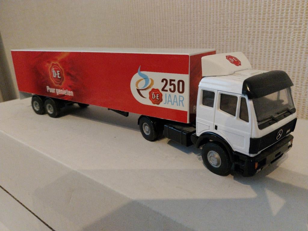Lion Toys Mercedes Benz eps Douwe Egberts  250 Jaar Jubileum, Ophalen of Verzenden, Zo goed als nieuw, Bus of Vrachtwagen, Lion Toys