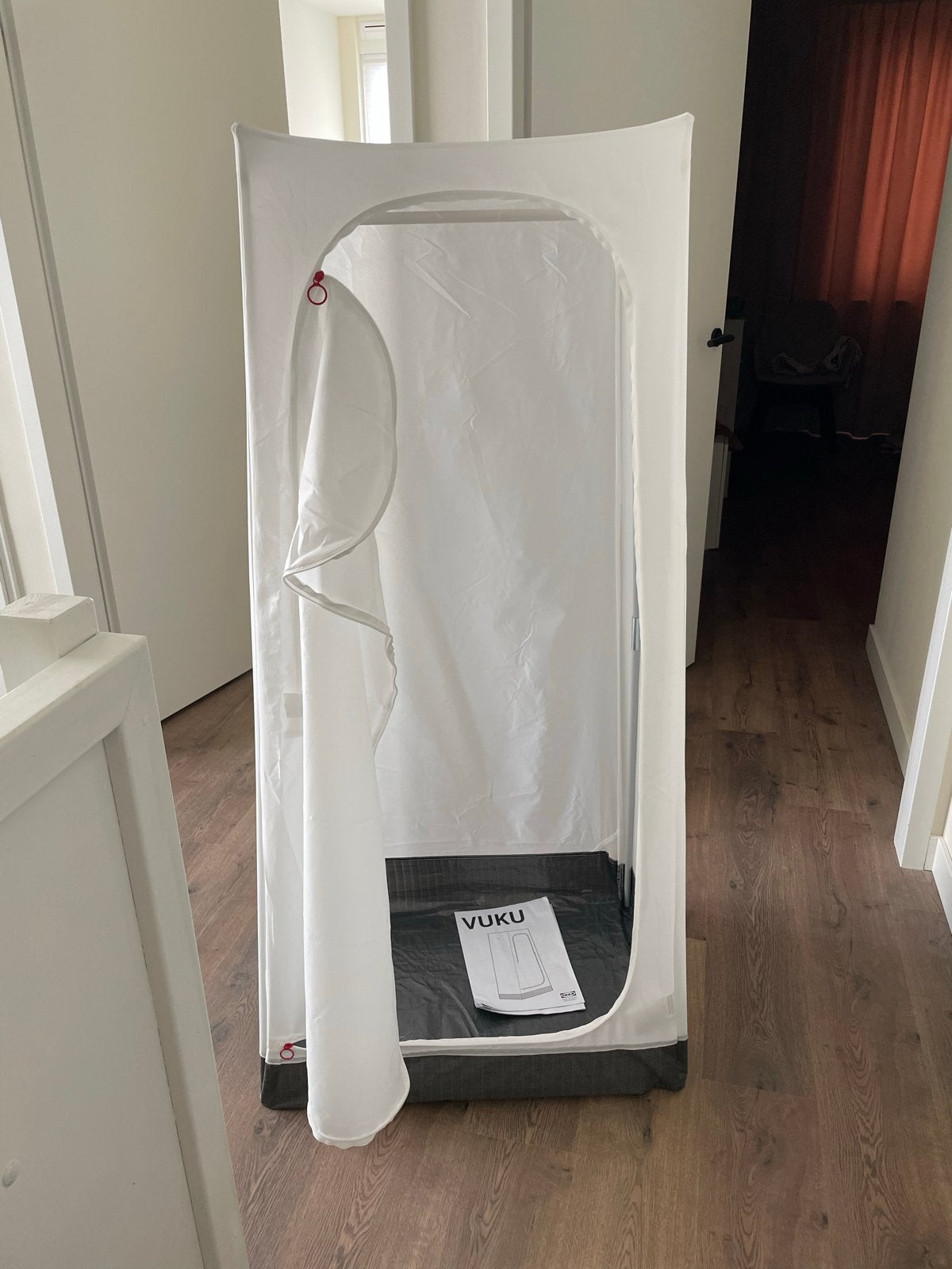 IKEA Vuku kledingkast/hoezen - Handig en compact, Ophalen, Zo goed als nieuw, 150 tot 200 cm, 25 tot 50 cm