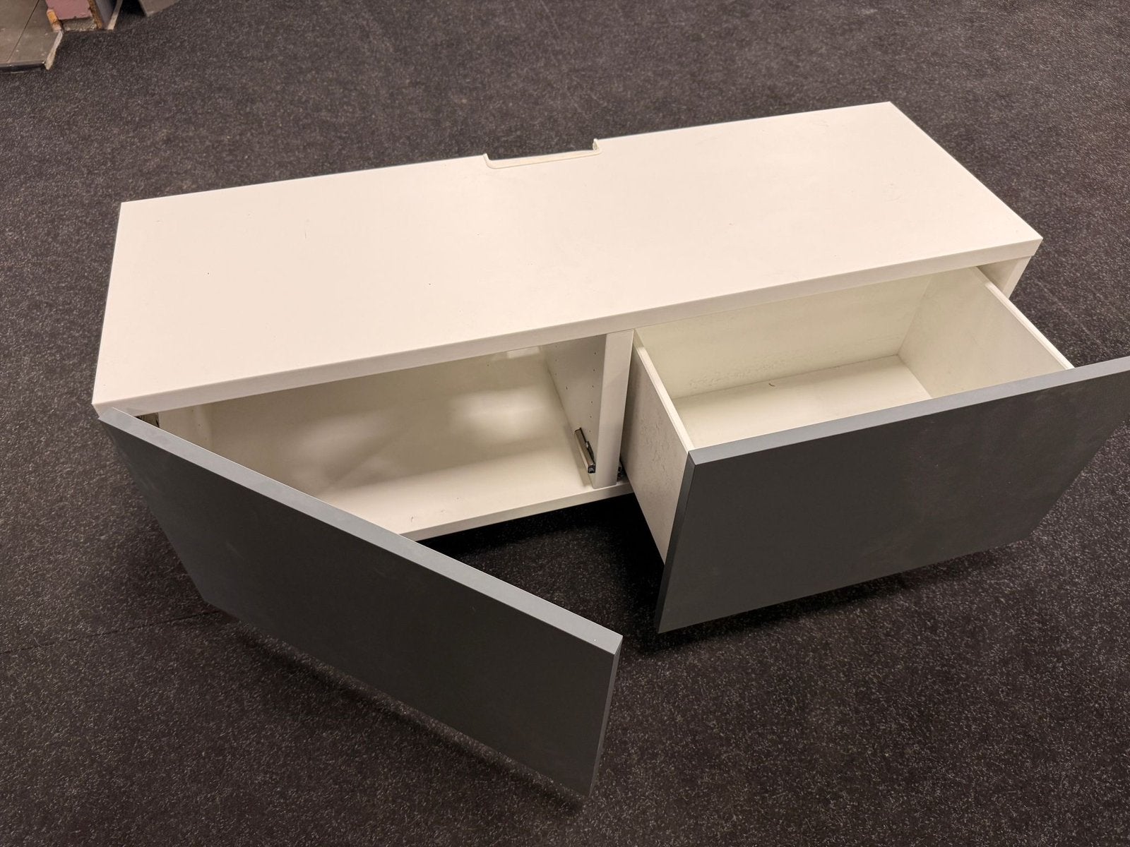 Kastje Ikea model Besta 2 groene deurtjes, Ophalen, Zo goed als nieuw, 25 tot 50 cm, 50 tot 100 cm