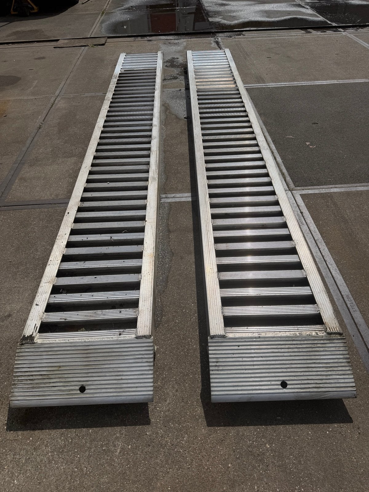 Aluminium oprijplaten 4 meter 30 lang, Ophalen
