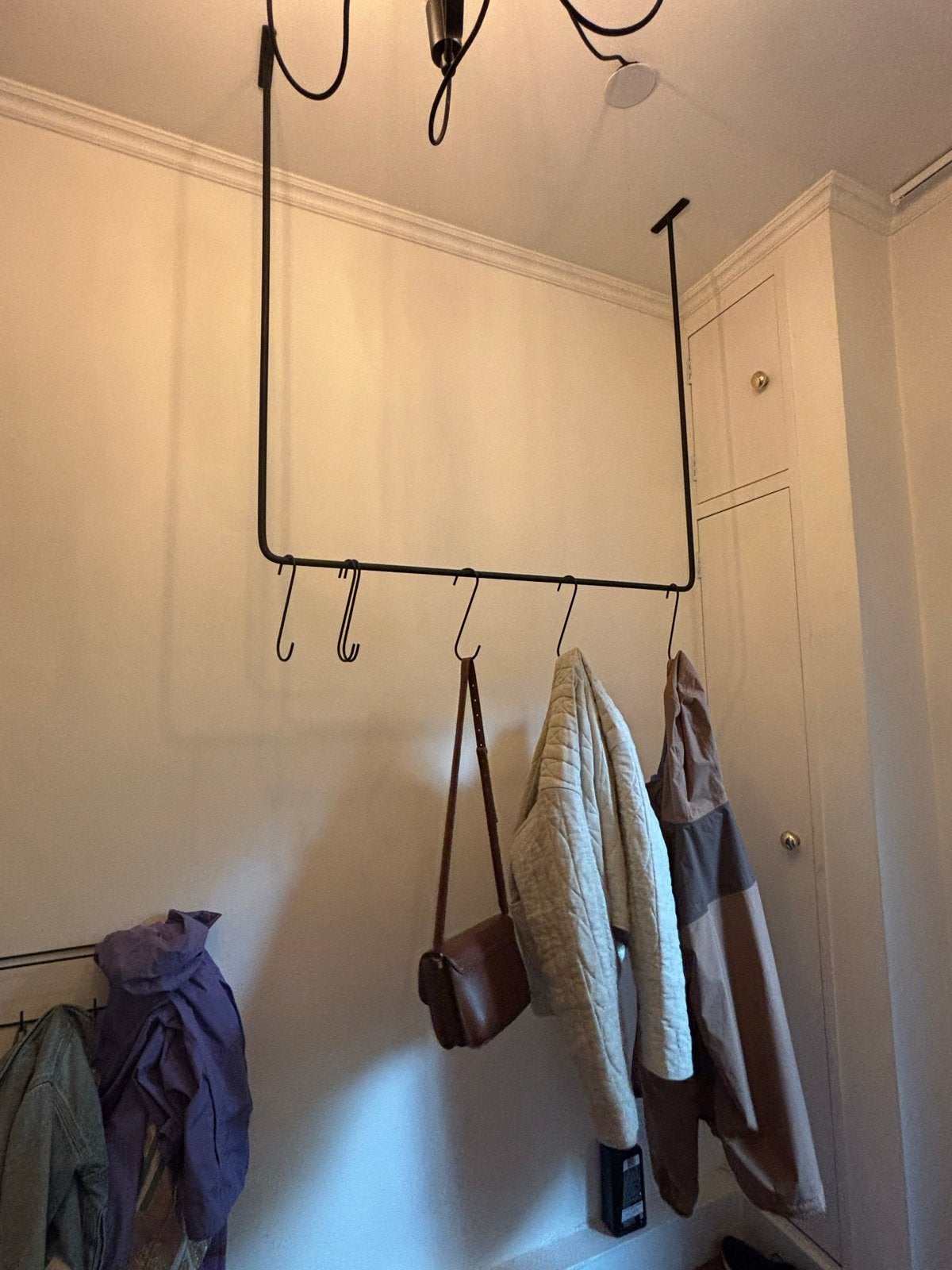 Hangende stalen kapstok met haken, Huis en Inrichting, Woonaccessoires | Kapstokken, Ophalen, Gebruikt, Metaal, Overige typen
