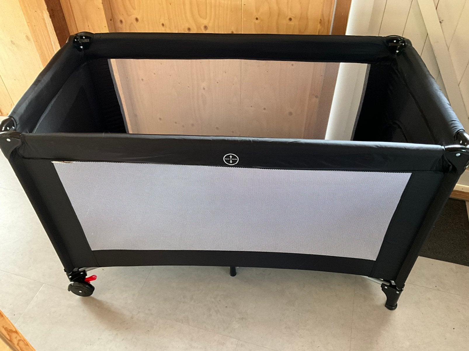 Ding praktisch nieuw campingbedje met babyverhoger en matras, Ophalen, Zo goed als nieuw, Reisbedje