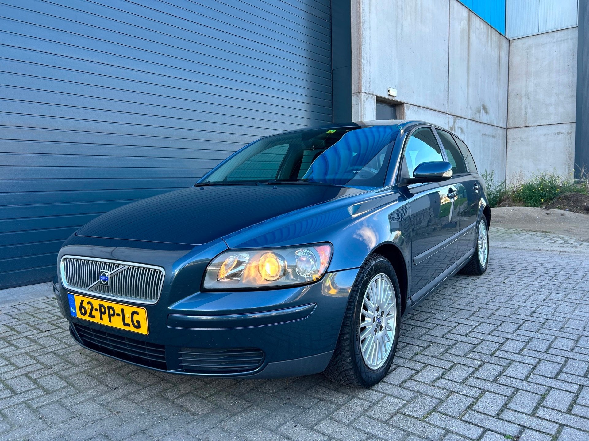 Volvo V50 2.4i AUT CLIMA PDC NAP, Stof, Gebruikt, 700 kg, Blauw