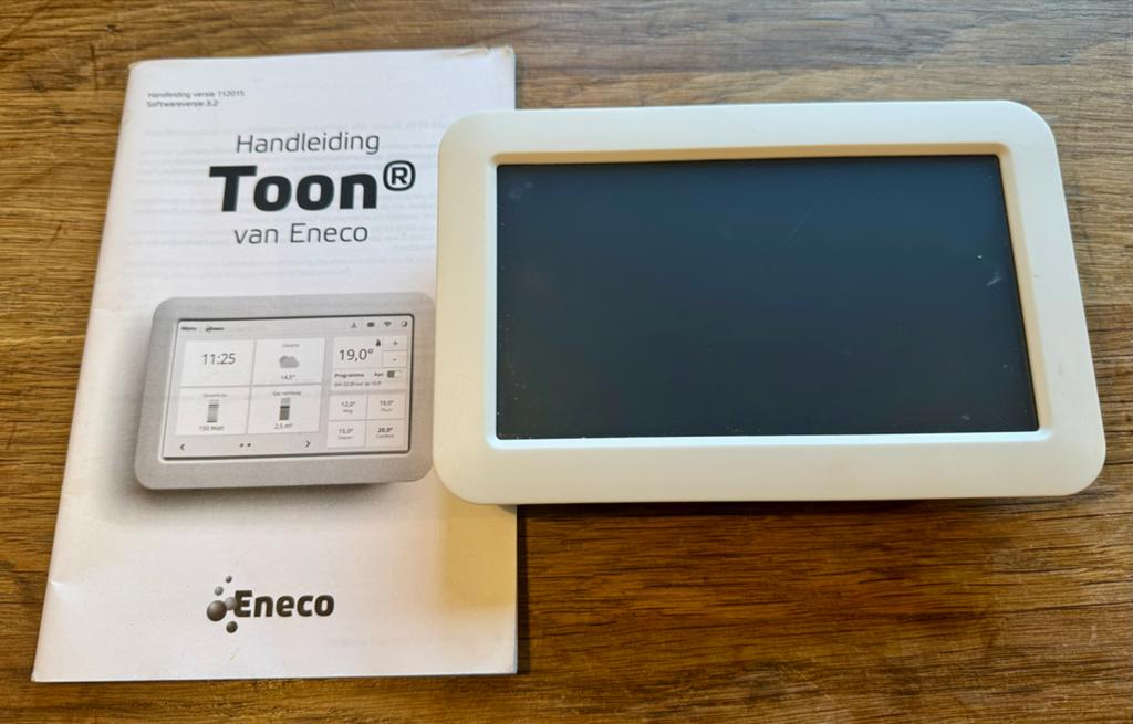 Eneco Toon thermostaat met handleiding, Ophalen of Verzenden, Slimme thermostaat, Gebruikt