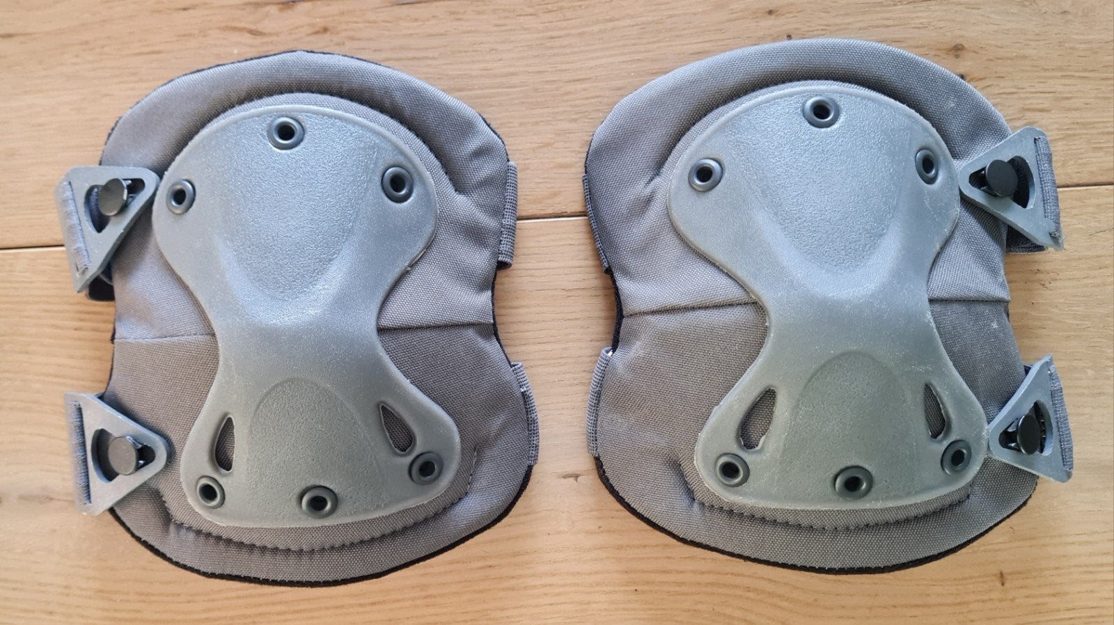 Invader Gear Cool Max Kniebeschermers - One Size, Ophalen, Gebruikt