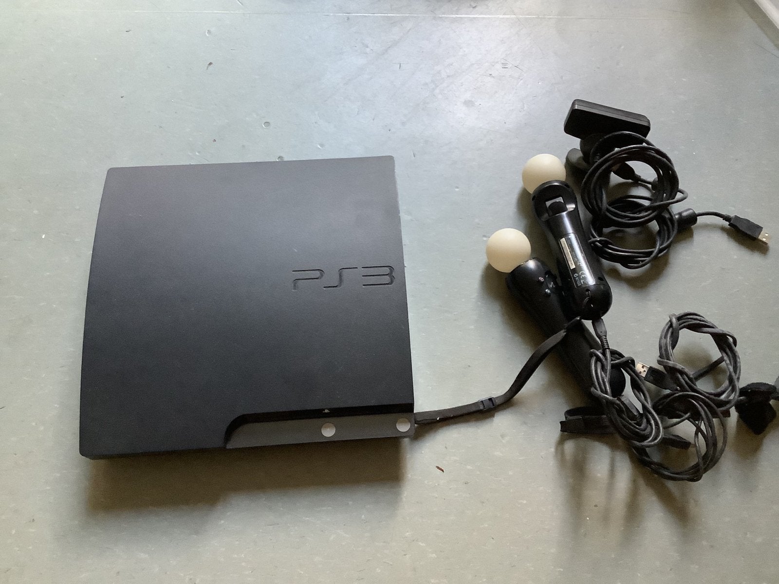 PlayStation 3 met PS Move controllers en diverse games, Avontuur en Actie, Gebruikt, Vanaf 18 jaar, Eén computer